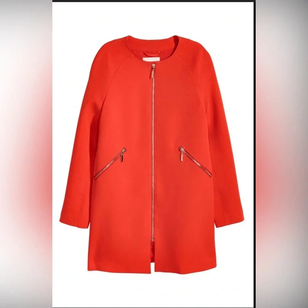 H&M‎ Short zip up coat size 6